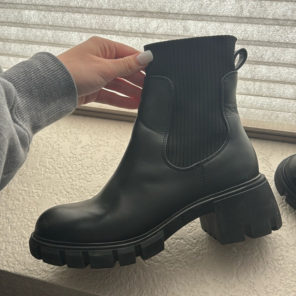 Steve Madden boots size 8.5